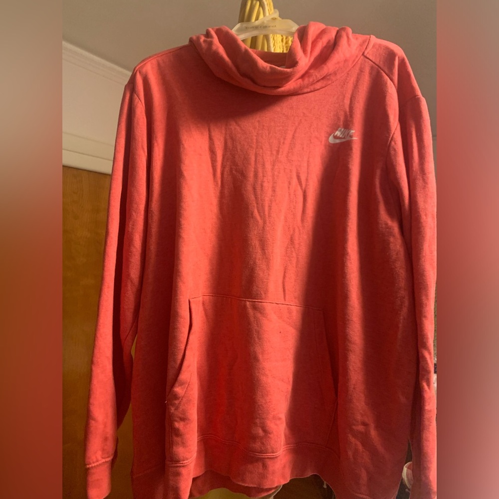 Nike Women’s High-Neck pullover